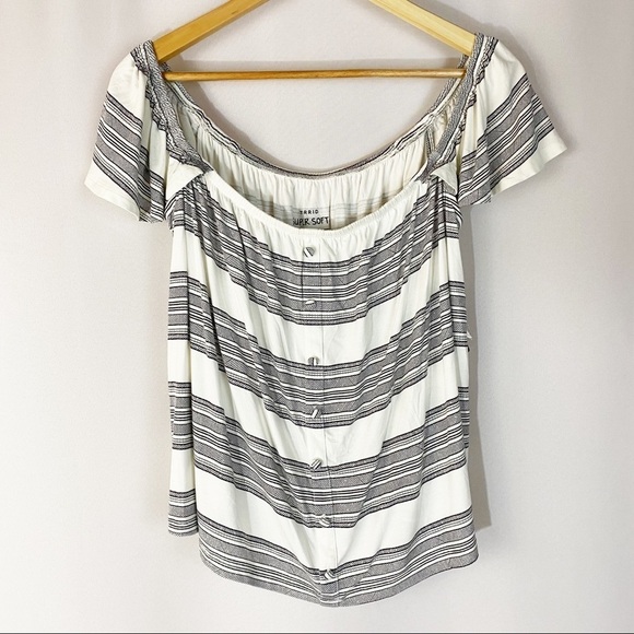 NWT Torrid Off the Shoulder Festival Top Balletcore - Picture 2 of 7